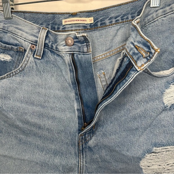 Levi’s High Waisted Mom Shorts women jean shorts size 32 - Picture 11 of 15